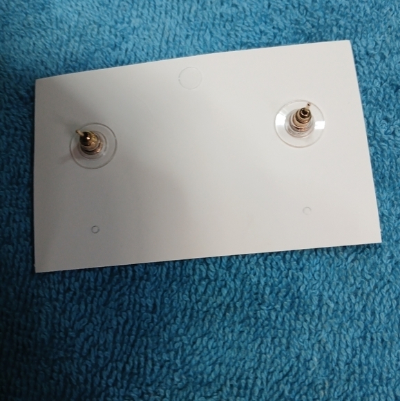 Goldtone black gloss square post earrings new - Picture 3 of 5